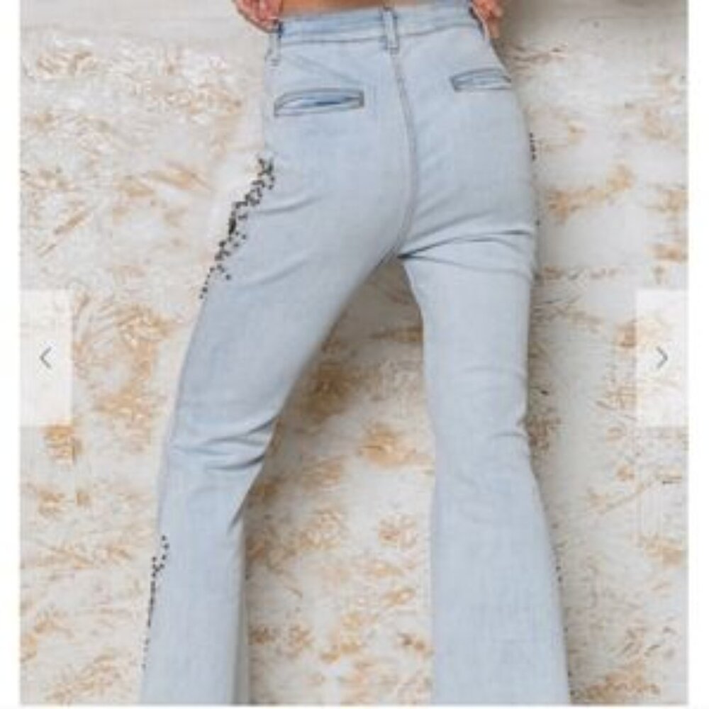 POL Denim Jeans with Embroidered flowers with Black Pearls - Picture 4 of 4